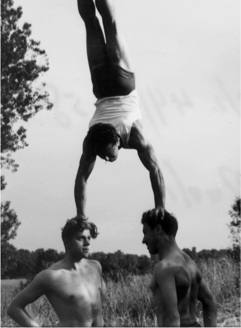 Handstand im Freien